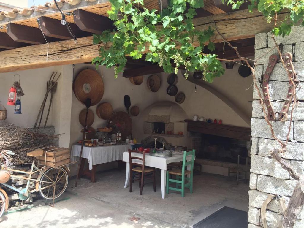 Lughia Bed and Breakfast Tortolì Exteriör bild
