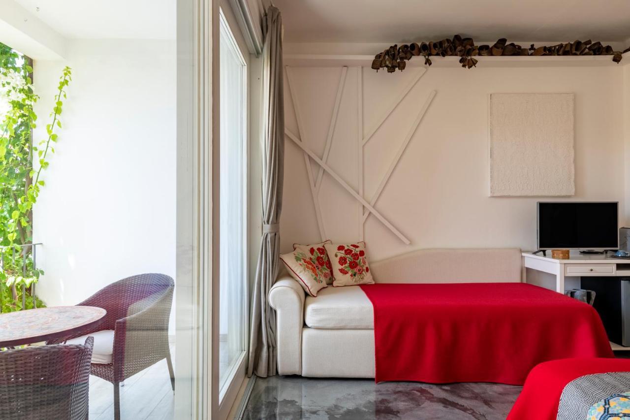 Lughia Bed and Breakfast Tortolì Exteriör bild